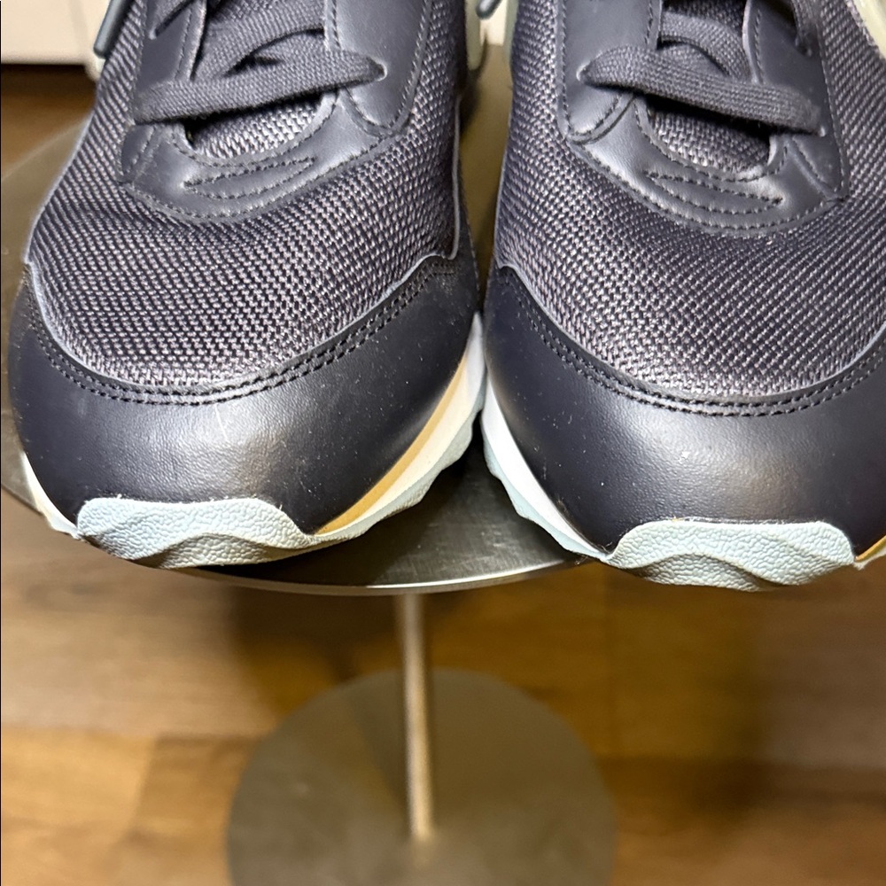 Nike Black and White Athletic Shoes - Picture 8 of 15